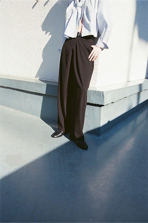 MINAMI TANAKA×CLANE SLASH TUCK SLACKS