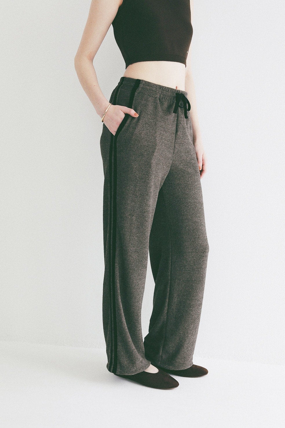 8chiさま専用　CLANE　BACK PLEATS FLARE PANTS PILE LINE PANTS｜SKIRT / PANTS(スカート/パンツ)｜CLANE OFFICIAL