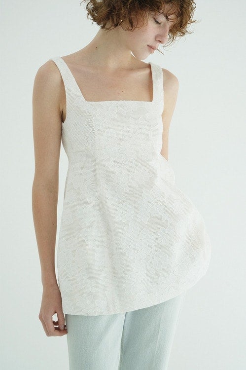 BONDING LACE TOPS