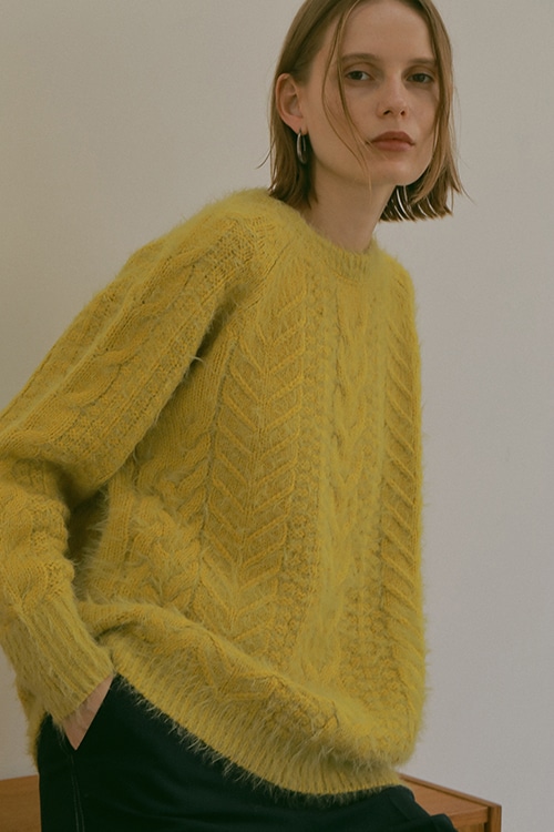 CABLE SHAGGY KNIT TOPS