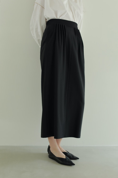 PINCH TUCK STRAIGHT SKIRT