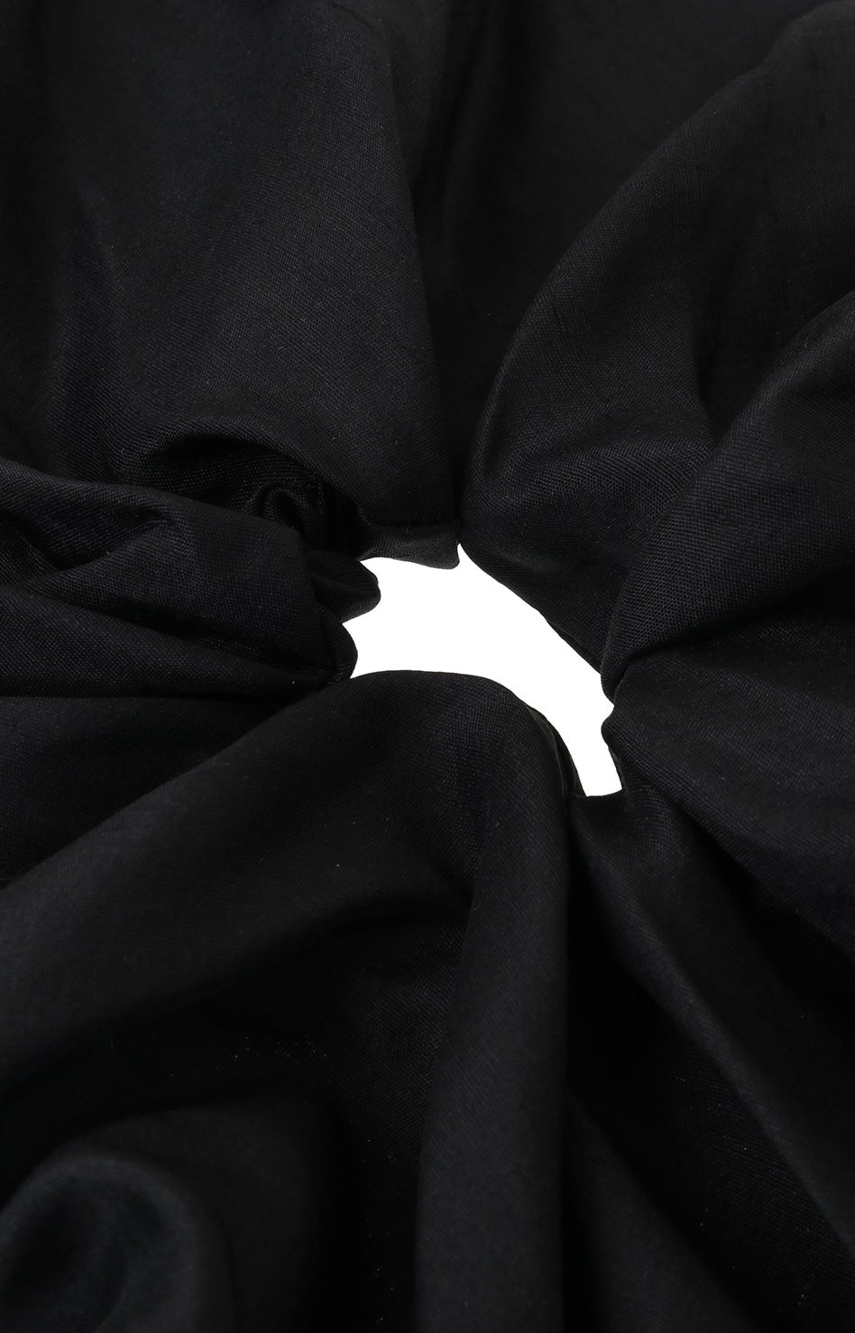 heyep】Silk Square Large Scrunchie｜GOODS(グッズ)｜MANOF OFFICIAL