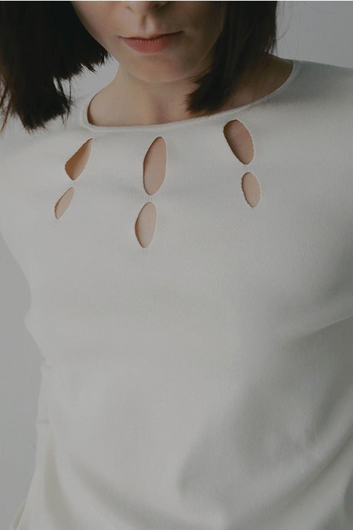 HOLE KNIT TOPS