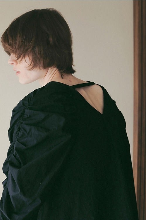 MUTTON SLEEVE BLOUSE