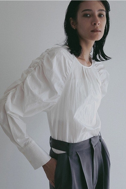 MUTTON SLEEVE BLOUSE