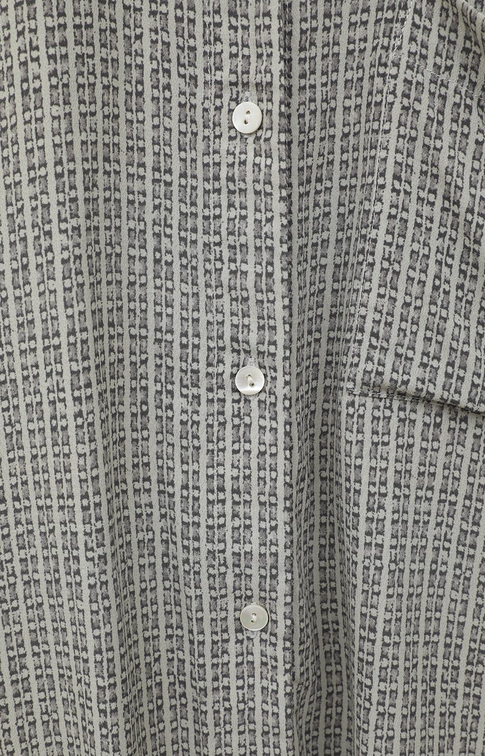 碓氷ページ BLUR PATTERN SHIRT｜TOPS(トップス)｜MANOF OFFICIAL ONLINE STORE