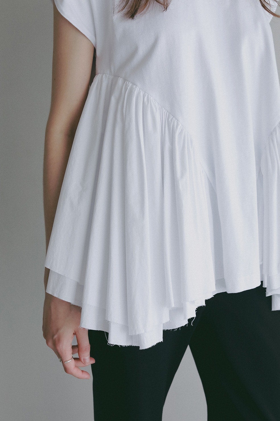 DOCKING PEPLUM CUT TOPS｜TOPS(トップス)｜MANOF OFFICIAL ONLINE STORE