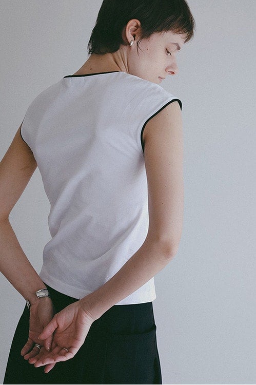 BICOLOR CUT TOPS
