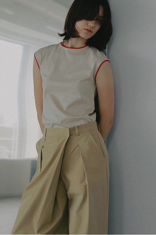 BICOLOR CUT TOPS