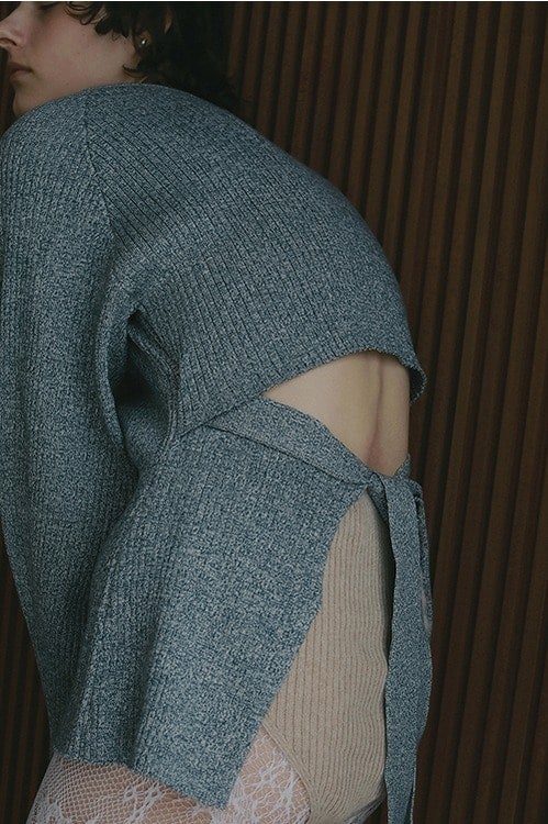 BACK OPEN RIB KNIT