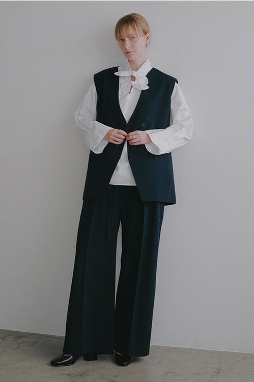 BELTED IN-TUCK WIDE PANTS