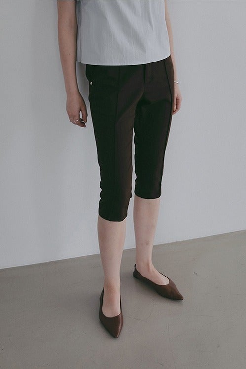 STRETCH CAPRI PANTS