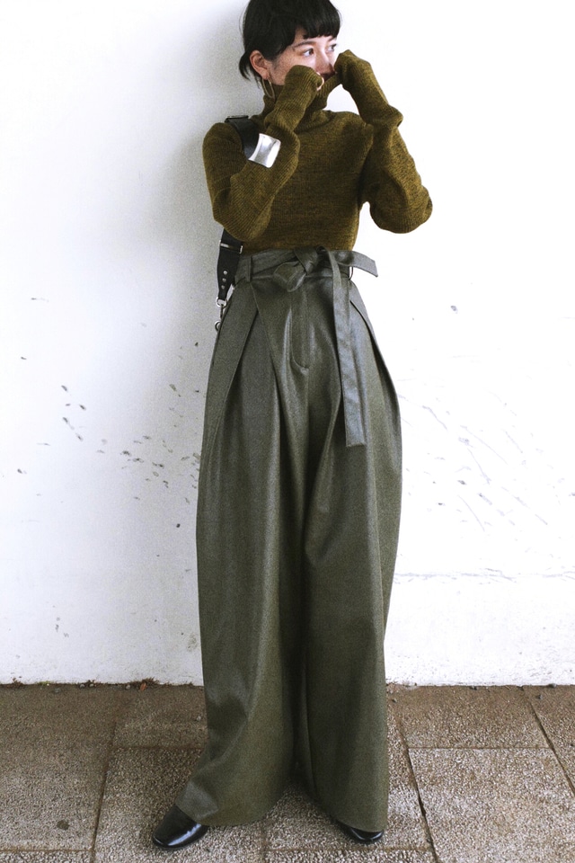 CLANE WIDE TUCK LEATHER PANTS - カジュアルパンツ